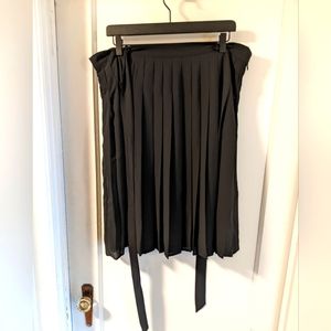Modcloth 1X pleated black skirt - new with tags!!